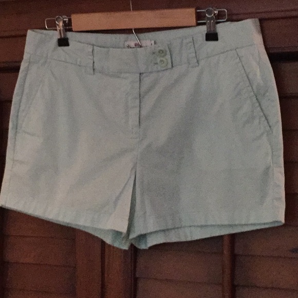 Vineyard Vines shorts - Picture 2 of 4